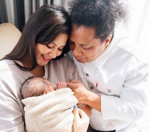 All This Time Concealed, Beautiful Permatasari's First Portrait Reveals Child's Face on Birthday