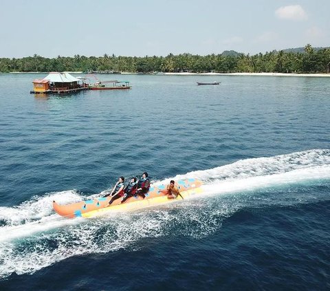 Jalan-Jalan di Pulau Pahawang, Objek Wisata Bahari Paling Populer di Lampung