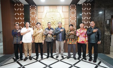Bakal Cagub Jakarta Dharma Pongrekun Serahkan 840 Ribu Lebih Dukungan ke KPUD