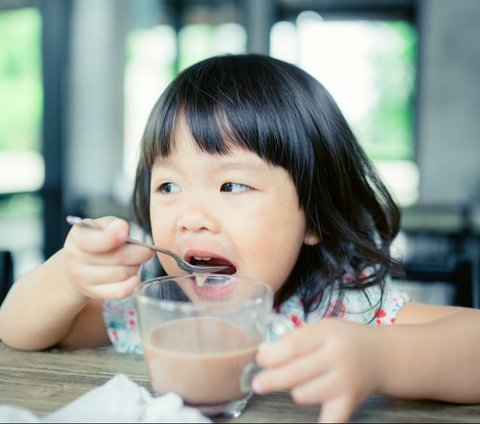 Does the Little One Like Drinking Chocolate Milk? Pay Attention to the Sugar Content