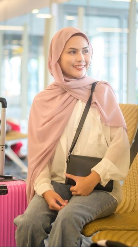 Cara Lipat Hijab Anti Kusut untuk Dibawa Traveling