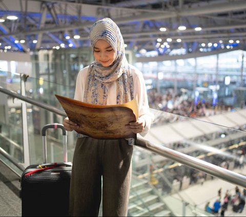 How to Fold Wrinkle-Free Hijab for Traveling