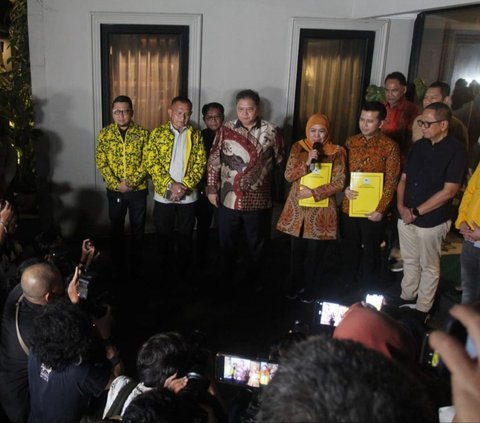 FOTO: Momen Golkar Resmi Usung Khofifah-Emil Dardak Maju Pilgub Jatim 2024