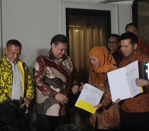 FOTO: Momen Golkar Resmi Usung Khofifah-Emil Dardak Maju Pilgub Jatim 2024