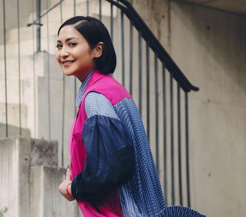 Caca Tengker Shares Tips to Appear Confident with Personal Color