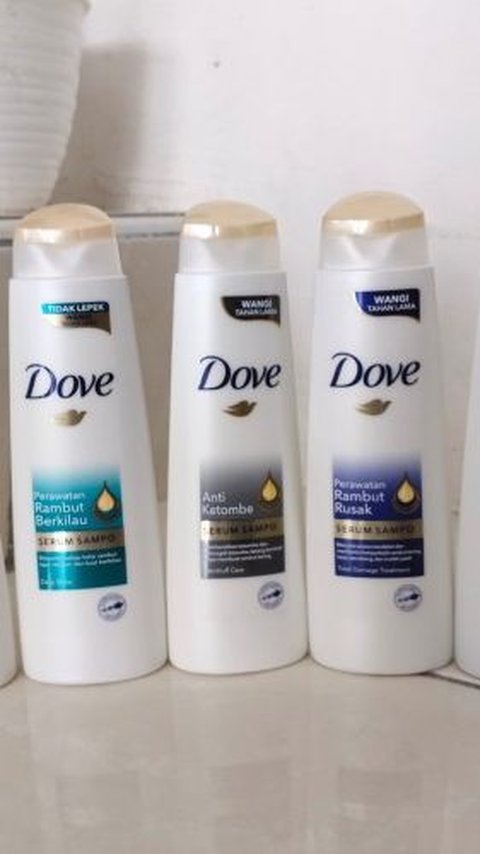 <b>Dove: Serum Shampoo untuk Rambut Bersinar</b>