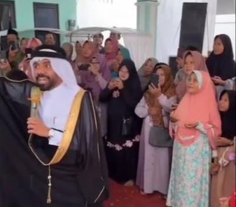 Funny! Arab Employer Attends Indonesian Domestic Worker's Wedding, Every Time He Speaks Everyone Automatically Says Aamiin, Even Though He's Not Reading a Prayer