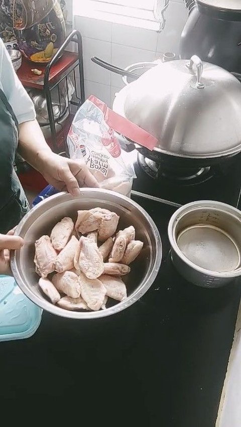 Bekukan Ayam Terlebih Dahulu