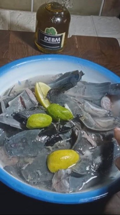 Cuma dengan 2 Bumbu Dapur, Ini Trik Bersihkan Lendir pada Ikan Lele Tanpa Direndam Air Jeruk Nipis