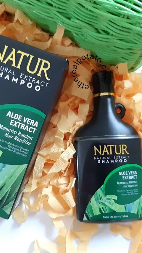 2. Natur Natural Extract Shampoo Aloe Vera<br>