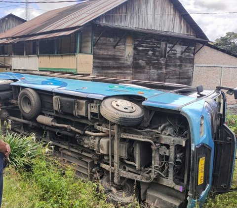 Bus Big Bird Maut Bawa Rombongan ASN dari Jakarta, Hendak Berwisata ke Danau Toba