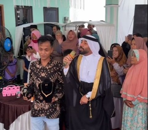 Pria Asal Arab Beri Sambutan saat Hadiri Pernikahan ART-nya di Indonesia,  Tamu Undangan Malah Kompak Bilang 'Amin' Bak Doa