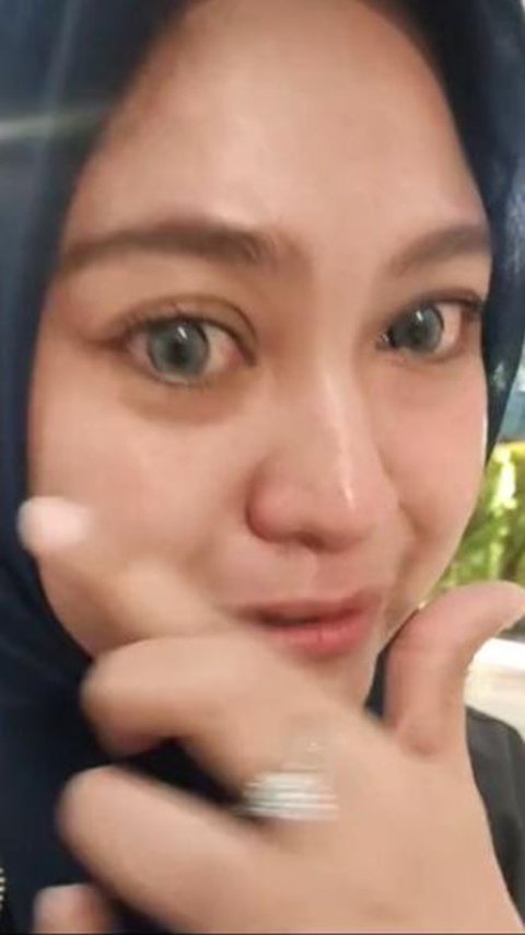 Indonesian Migrant Worker Immediately Cries Tears of Joy After Hearing the Azan at Soekarno-Hatta Airport, His Reason is Touching