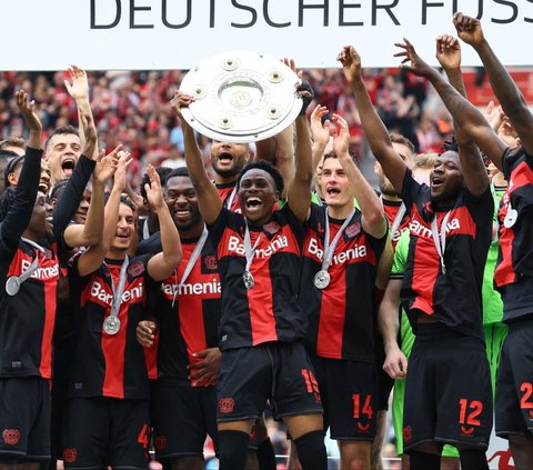 FOTO: Spektakuler, Bayer Leverkusen Cetak Sejarah Juarai Bundesliga Tanpa Kekalahan