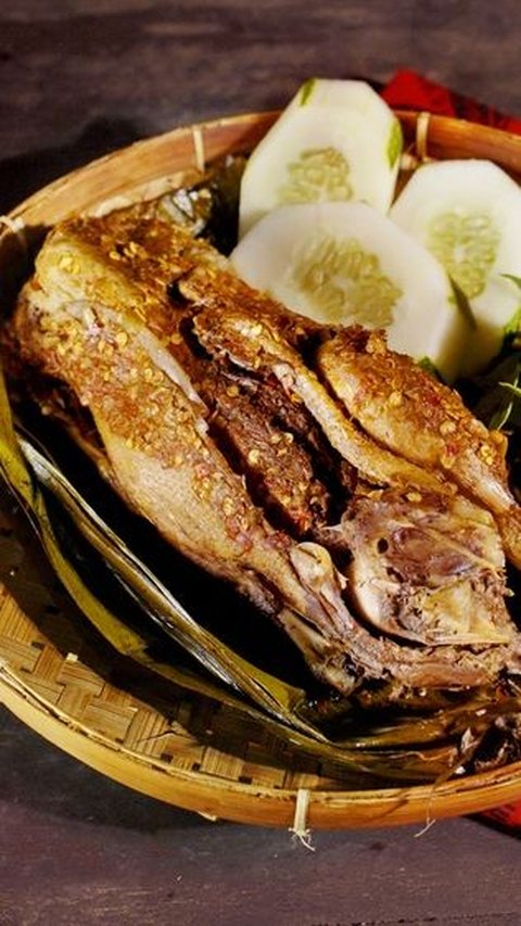 Menikmati Lezatnya Bebek Songkem, Kuliner Khas Madura Simbol Penghormatan untuk Para Ulama