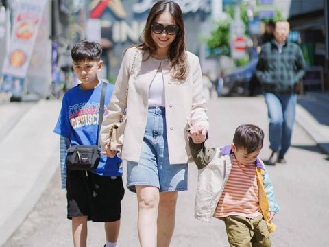 Intip Potret Nagita Slavina Bersama Rafathar & Rayyanza saat Jalan-jalan di Korea, Netizen 'Mama Gigi dan Adik-adiknya'