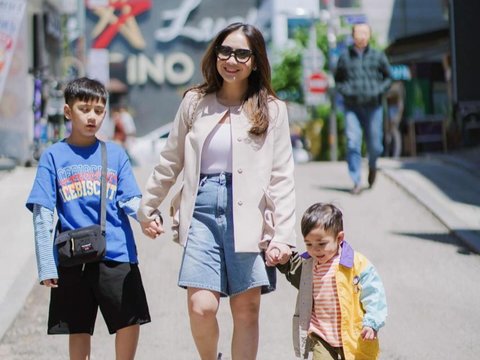 Intip Potret Nagita Slavina Bersama Rafathar & Rayyanza saat Jalan-jalan di Korea, Netizen 'Mama Gigi dan Adik-adiknya'