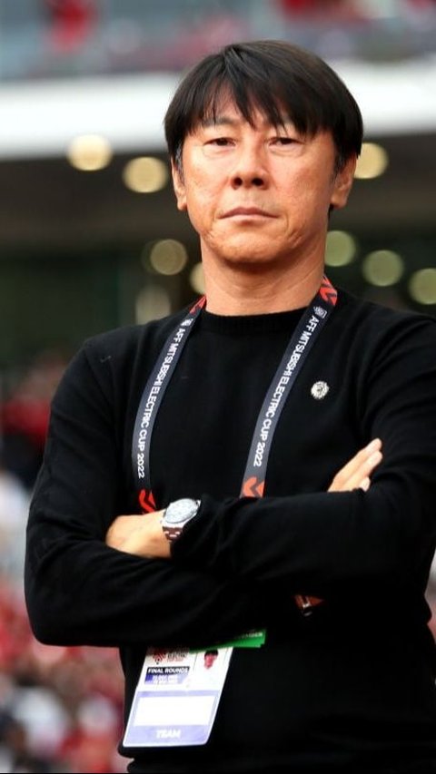 Salary Billions, 8 Appearances of National Team Coach Shin Tae-yong's Mobile Phone Make Netizens Sympathetic: Coach Upgrade