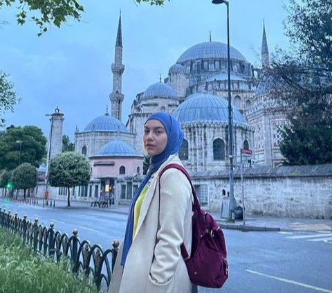 Potret Cantik Irish Bella Nikmati Wisata Religi di Turki, Ibu 2 Anak yang Penampilannya Bak ABG