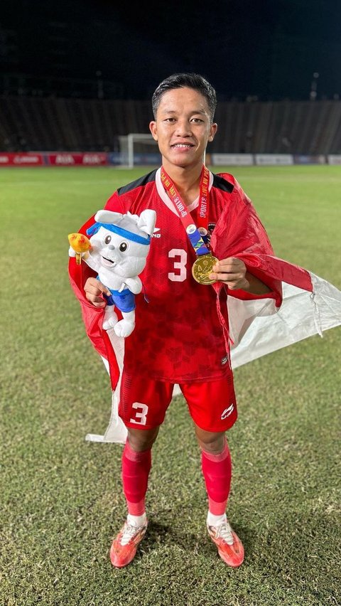 Rio Fahmi juga merupakan bagian dari skuad Indonesia yang berhasil meraih medali emas di ajang SEA Games 2023 di Kamboja.