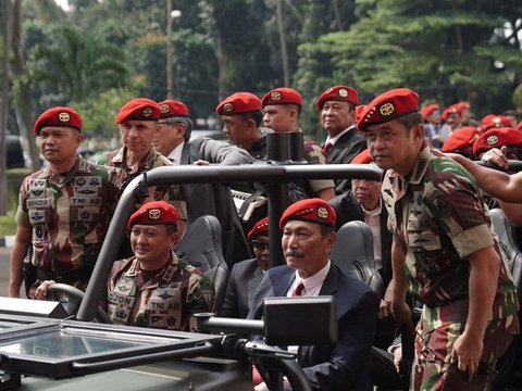 Momen Istimewa Menko Luhut Disopiri Danjen Kopassus, Dikawal Jenderal Bintang 4 TNI AD