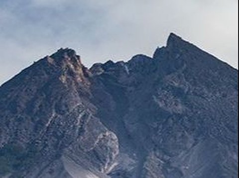Gunung Merapi Muntahkan 15 Kali Guguran Lava Sejauh 1.800 Meter