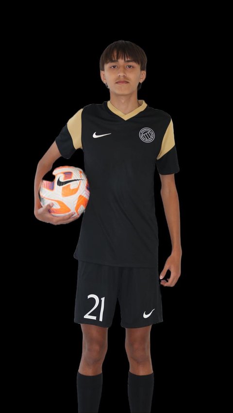 Saat usianya masih 14 tahun, Lionel sudah tercatat sebagai murid di The ICEF alias International Center European Football