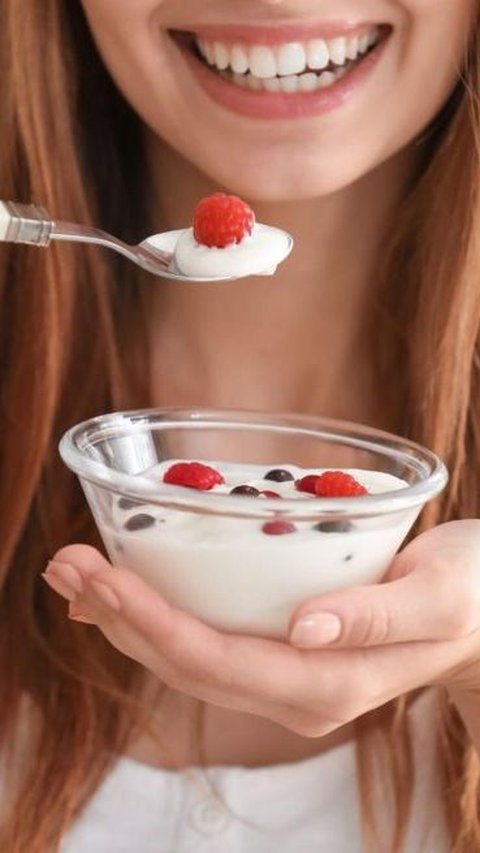 <b>Manfaat Sering Makan Yogurt di Pagi Hari, Ketahui juga Efek Sampingnya</b><br>