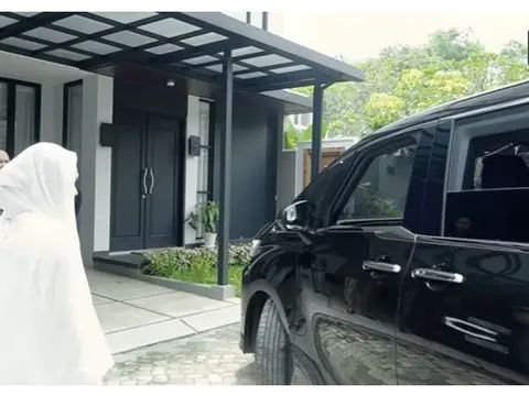 Potret Ayu Ting Ting Syukuran Rumah Barunya yang Simpel tapi Mewah