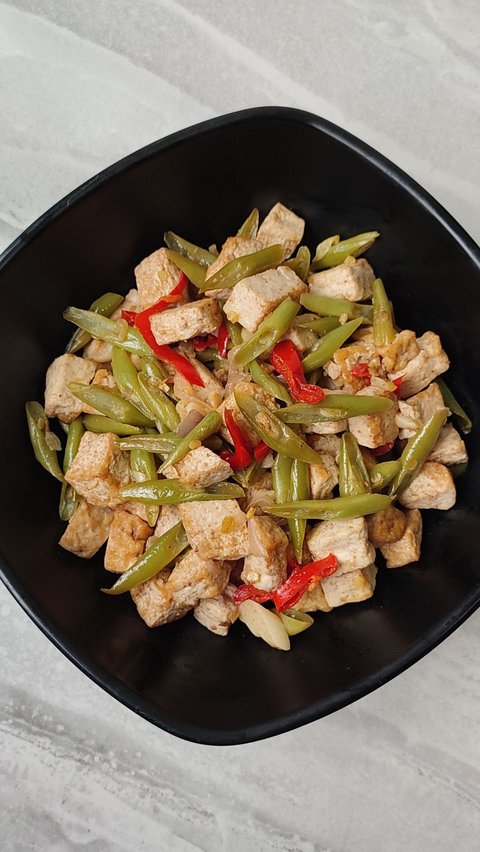 Bean and Tofu Creation with Oyster Sauce, Rich in Nutrition and Delightful to the Taste Buds