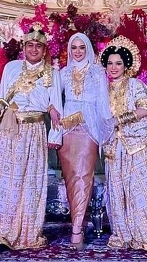 Sama-sama Cantik, Intip Momen Kebersamaan Putri Isnari dan Rhenny Yuliana Istri Kedua Haji Alwi<br>