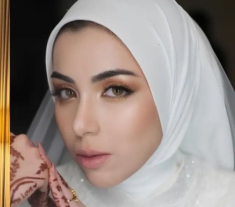 Portrait of Sausan Sabrina's Transformation, Virzha's Wife, on Her Wedding Day, Her Face Before Makeup Becomes the Spotlight