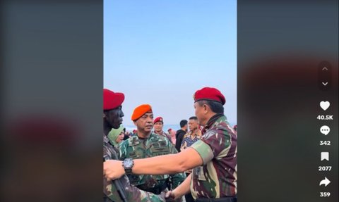 Mayjen Djon Afriandi Salami Prajurit Kopassus Usai Pembaretan, Ternyata Anak Perwira TNI AU