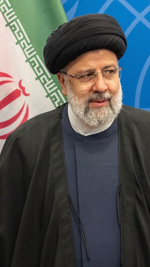 President of Iran Ebrahim Raisi Reported Dead After Helicopter Crash