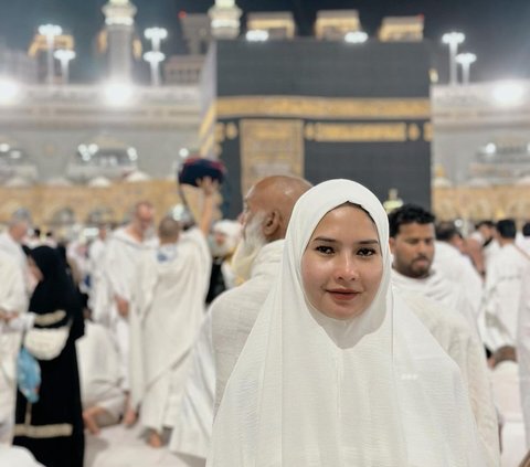 10 Photos of Soraya Rasyid Before Acknowledging She Hosts Andrew Andika, Once Uploaded a Moment of Umrah While Crying in Front of the Kaaba