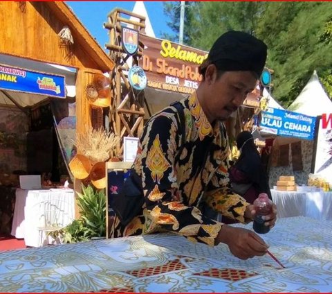 Ciptakan Karya Batik Lukis, Seniman Ini Punya Cara Unik untuk Kenalkan Batik Demak