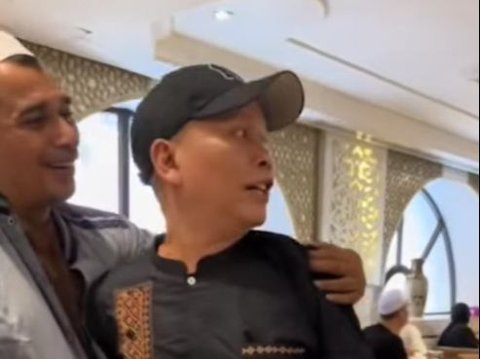 Viral Video of Father Rozak Getting Emotional during Hajj, Unable to Accept Indonesians Being Insulted as Poor by Malaysian Pilgrims