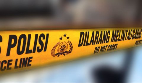 Setelah polisi tiba, jasad tersebut langsung dievakuasi ke RSUD Kota Bekasi.