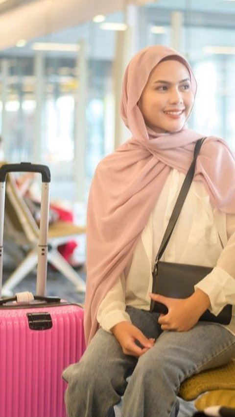 Cara Lipat Hijab Anti Kusut untuk Dibawa Traveling