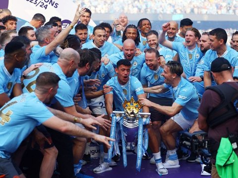 FOTO: Euforia Manchester City Cetak Sejarah dan Rekor Baru Juara 4 Kali Beruntun Usai Angkat Trofi Liga Inggris 2023/2024