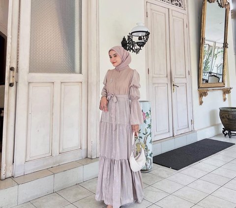 Choice of Modest Dress in Soft Colors with Elegant Aura, Look Very Beautiful