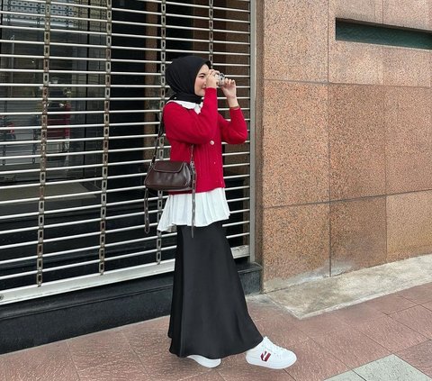 Casual Hijab Outfit Choices with a Combination of 3 Classic Colors