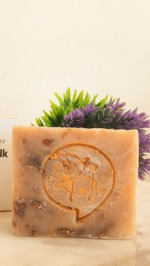 Bagi pemilik kulit kering, penggunaan sabun yang tepat menjadi hal yang perlu diperhatikan. Yuk simak rekomendasi di bawah ini!