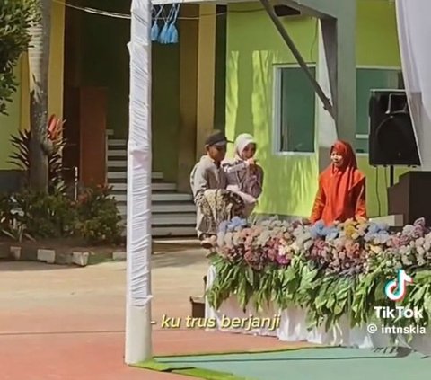 Viral Siswi SMP Digendong Ayah di Momen Kelulusan karena Patah Tulang Usai Kecelakaan, Bikin Haru