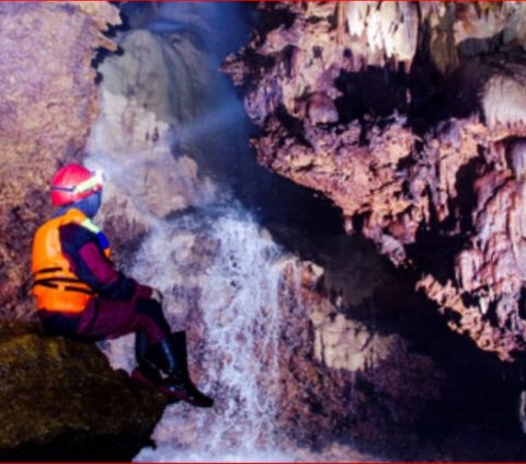 Menjelajahi Keindahan Goa Barat di Kebumen, Punya 100 Air Terjun dan Punya Julukan 