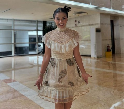 Historical Dress Designer Nirina Zubir Bought 24 Years Ago, Now Wearing Again