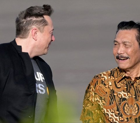Luhut Reveals Reasons Why Elon Musk is Unwilling to Open a Tesla Factory in Indonesia