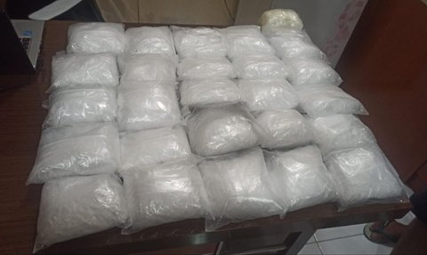 Paket Kaleng Susu Kiriman dari Malaysia Dibongkar, Ternyata Isinya Sabu 13 Kilogram