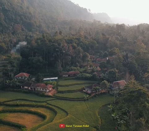 Potret Kampung Pedalaman Cianjur Ini Bikin Nostalgia, Warung Kopinya Serasa Tahun 1980-an