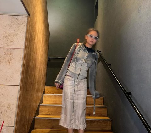 6 Unique Outfit Portraits of Jennie BLACKPINK While Touring Tokyo